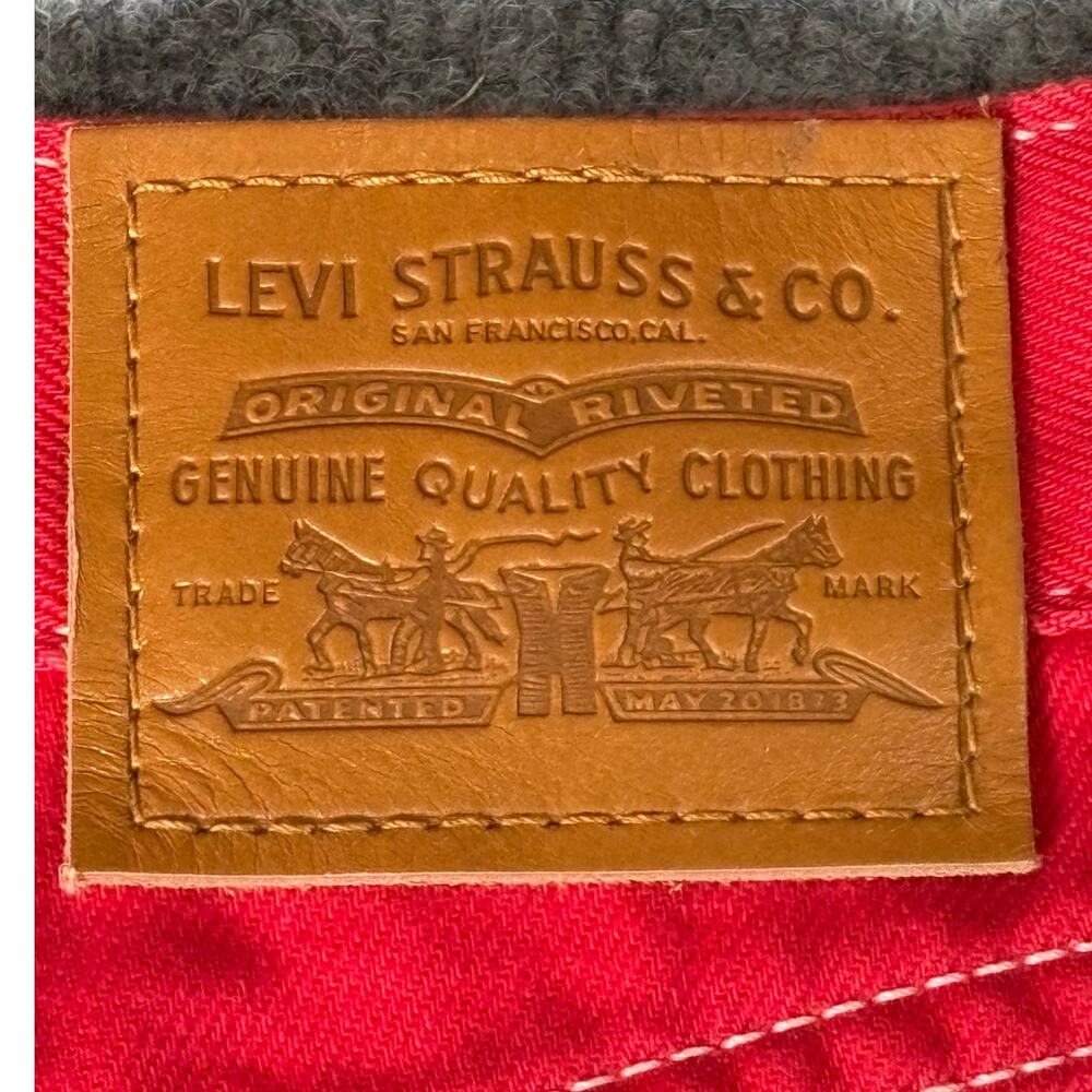 Levi’s Premium 80s Mom Shorts Size 26 Red Button Fly High Rise 4" Inseam - Picture 8 of 10